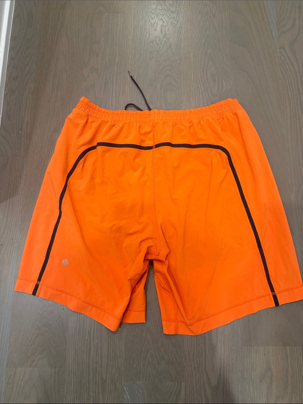 lululemon athletica Men’s Athletic Shorts in Bright Orange with Black Trim - Picture 5 of 6